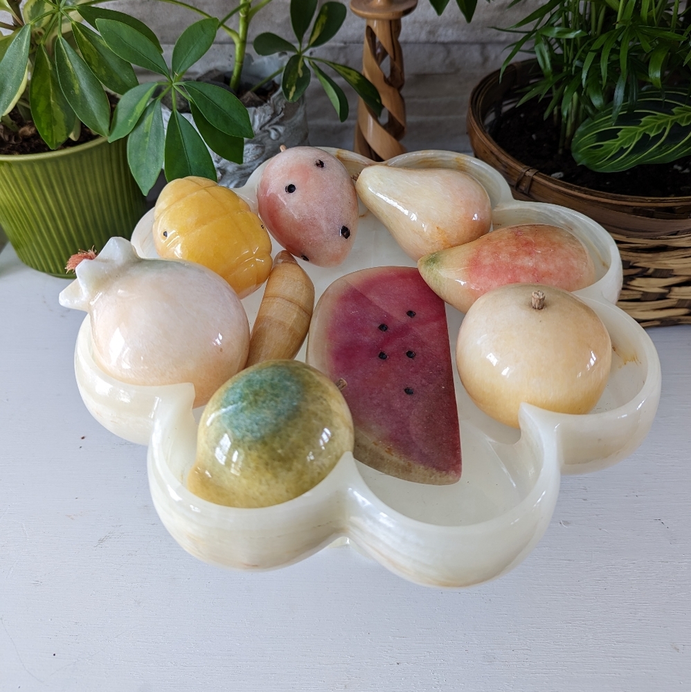 Onyx pedestal decorative fruit bowl